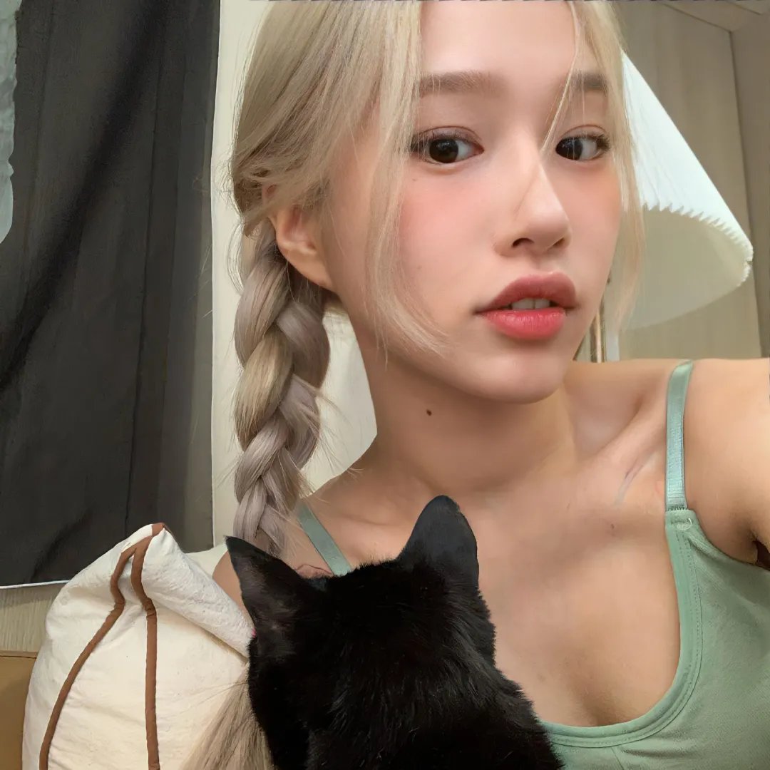 死对头破产后被我包养了